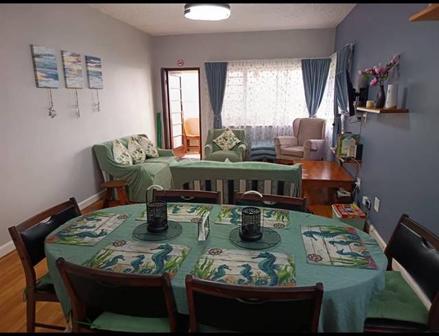 2 BEDROOM APARTMENT FOR SALE IN SUMMERSTRAND